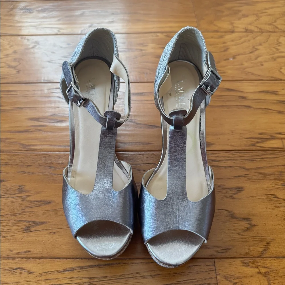 Lauren Ralph Lauren Silver Metallic Cork Wedge Sandals 9.5B T-Strap Espadrille